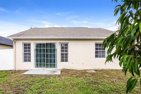 House in Kissimmee, Florida 3 bedrooms, 124.95 sq.m. № 2389305 - photo 15