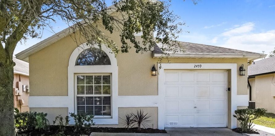 House in Kissimmee, Florida 3 bedrooms, 124.95 sq.m. № 2389305