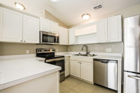 House in Kissimmee, Florida 3 bedrooms, 124.95 sq.m. № 2389305 - photo 8