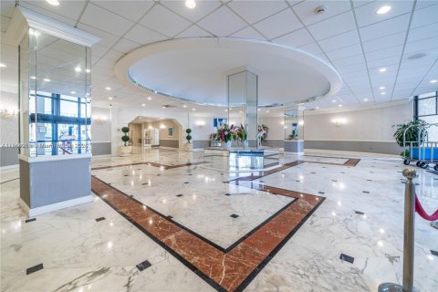 Condo in Hollywood, Florida, 1 bedroom  № 1863054 - photo 25