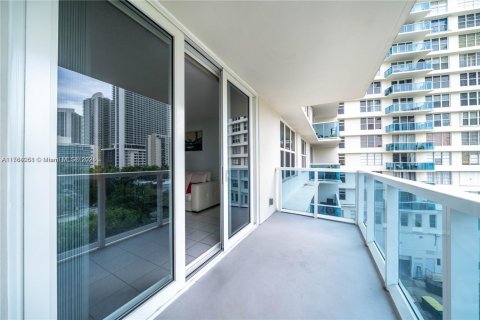 Condo in Hollywood, Florida, 1 bedroom  № 1863054 - photo 13