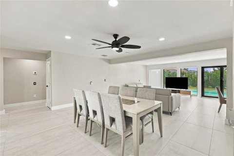 House in Madeira Beach, Florida 3 bedrooms, 187.66 sq.m. № 2424360 - photo 16