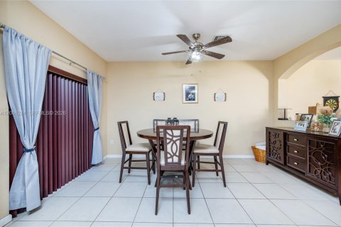 Touwnhouse à vendre à Homestead, Floride: 3 chambres, 171.87 m2 № 2070942 - photo 9