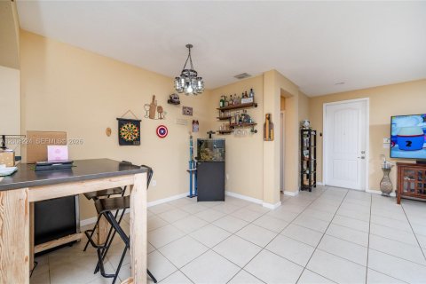 Touwnhouse à vendre à Homestead, Floride: 3 chambres, 171.87 m2 № 2070942 - photo 4