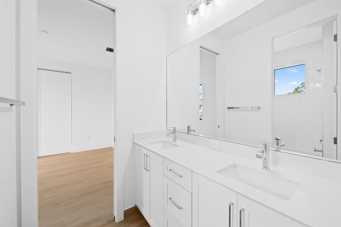House in Fort Lauderdale, Florida 4 bedrooms, 254.37 sq.m. № 2260764 - photo 16