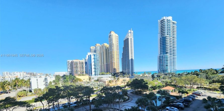 Кондоминиум с 1 спальней в Санни-Айлс-Бич, Флорида № 2025091