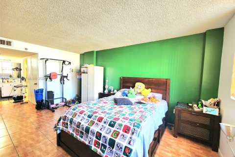 Купить кондоминиум в Санни-Айлс-Бич, Флорида 1 спальня, 100.43м2, № 2025091 - фото 23