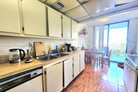 Купить кондоминиум в Санни-Айлс-Бич, Флорида 1 спальня, 100.43м2, № 2025091 - фото 15