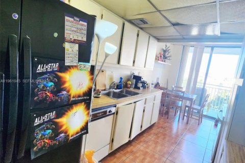 Купить кондоминиум в Санни-Айлс-Бич, Флорида 1 спальня, 100.43м2, № 2025091 - фото 13