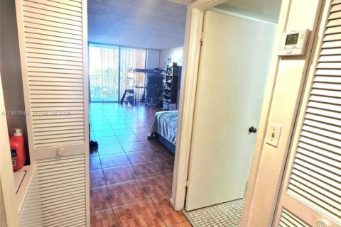 Купить кондоминиум в Санни-Айлс-Бич, Флорида 1 спальня, 100.43м2, № 2025091 - фото 4