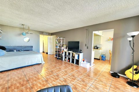 Купить кондоминиум в Санни-Айлс-Бич, Флорида 1 спальня, 100.43м2, № 2025091 - фото 11