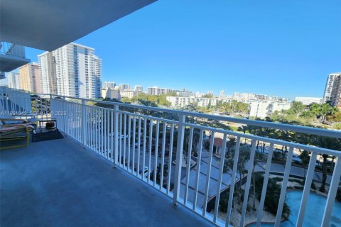 Купить кондоминиум в Санни-Айлс-Бич, Флорида 1 спальня, 100.43м2, № 2025091 - фото 2