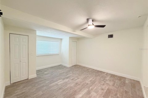 House in Saint Petersburg, Florida 3 bedrooms, 120.22 sq.m. № 2238809 - photo 16