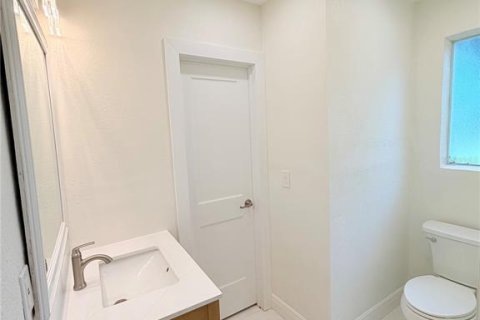 House in Saint Petersburg, Florida 3 bedrooms, 120.22 sq.m. № 2238809 - photo 20