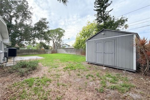 House in Saint Petersburg, Florida 3 bedrooms, 120.22 sq.m. № 2238809 - photo 10