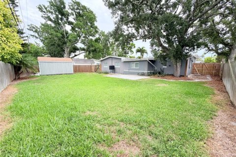 House in Saint Petersburg, Florida 3 bedrooms, 120.22 sq.m. № 2238809 - photo 9