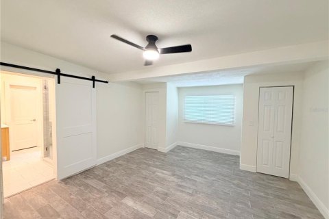 House in Saint Petersburg, Florida 3 bedrooms, 120.22 sq.m. № 2238809 - photo 22