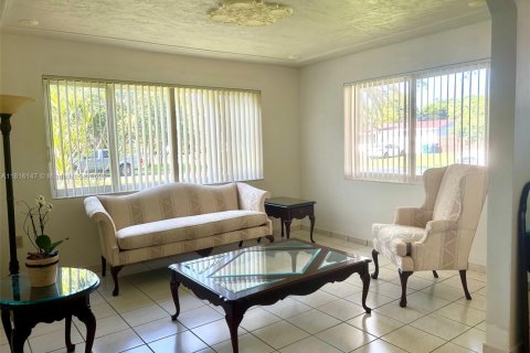 Casa en venta en Palmetto Bay, Florida, 3 dormitorios, 166.85 m2 № 1893324 - foto 10