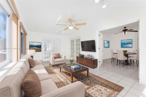 Villa ou maison à vendre à Palmetto Bay, Floride: 3 chambres, 166.85 m2 № 1893324 - photo 28