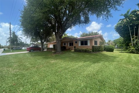 Casa en venta en Palmetto Bay, Florida, 3 dormitorios, 166.85 m2 № 1893324 - foto 5