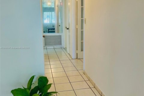 Casa en venta en Palmetto Bay, Florida, 3 dormitorios, 166.85 m2 № 1893324 - foto 14