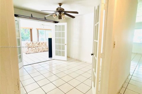 Villa ou maison à vendre à Palmetto Bay, Floride: 3 chambres, 166.85 m2 № 1893324 - photo 22