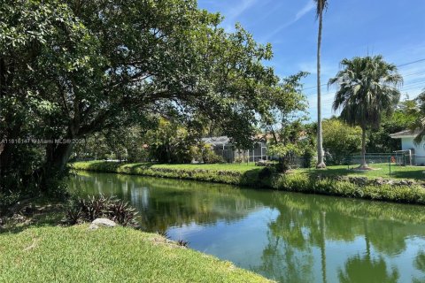 Villa ou maison à vendre à Palmetto Bay, Floride: 3 chambres, 166.85 m2 № 1893324 - photo 28