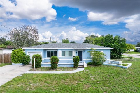 Villa ou maison à Saint Petersburg, Floride 2 chambres, 90.3 m2 № 2349236