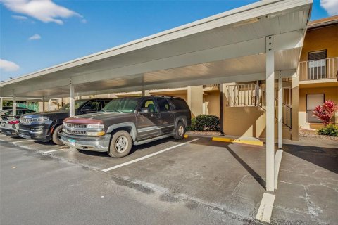 Condo in Fort Myers, Florida, 2 bedrooms  № 2102156 - photo 27