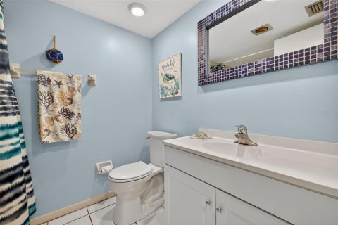 Condo in Fort Myers, Florida, 2 bedrooms  № 2102156 - photo 19