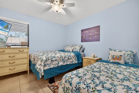 Condo in Fort Myers, Florida, 2 bedrooms  № 2102156 - photo 18