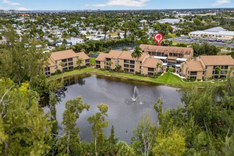 Condo in Fort Myers, Florida, 2 bedrooms  № 2102156