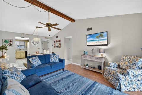 Condo in Fort Myers, Florida, 2 bedrooms  № 2102156 - photo 3