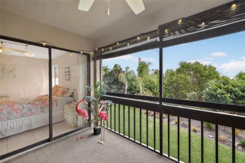 Condo in Fort Myers, Florida, 2 bedrooms  № 2102156 - photo 21