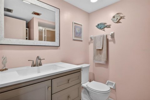 Condo in Fort Myers, Florida, 2 bedrooms  № 2102156 - photo 17
