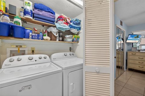 Condo in Fort Myers, Florida, 2 bedrooms  № 2102156 - photo 20