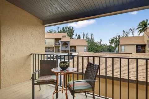Condo in Fort Myers, Florida, 2 bedrooms  № 2102156 - photo 5