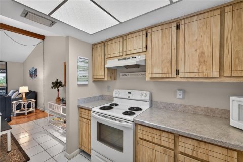 Condo in Fort Myers, Florida, 2 bedrooms  № 2102156 - photo 10