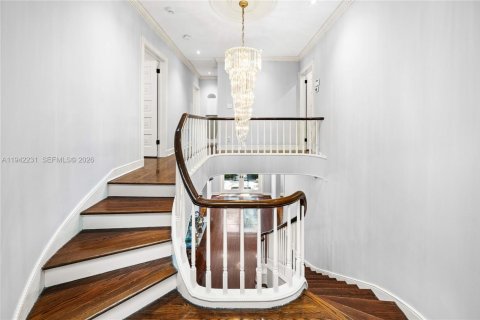 Casa en venta en Coral Gables, Florida, 6 dormitorios, 692.21 m2 № 2004261 - foto 20