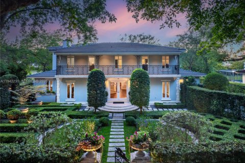 Casa en venta en Coral Gables, Florida, 6 dormitorios, 692.21 m2 № 2004261 - foto 2