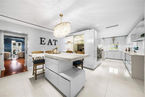 Casa en venta en Coral Gables, Florida, 6 dormitorios, 692.21 m2 № 2004261 - foto 19