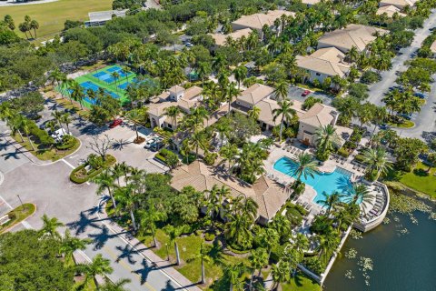 Condominio en alquiler en Palm Beach Gardens, Florida, 2 dormitorios, 101.45 m2 № 1187662 - foto 1