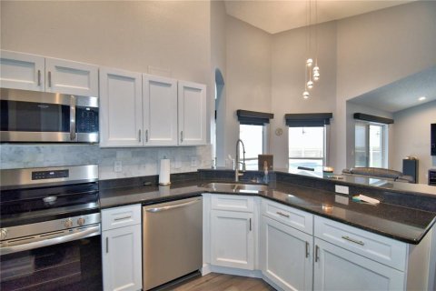 House in Haines City, Florida 4 bedrooms, 192.21 sq.m. № 1540720 - photo 30