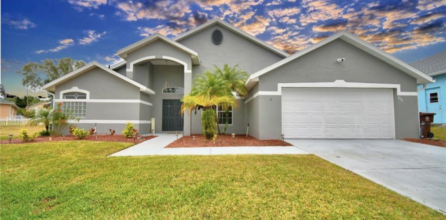 House in Haines City, Florida 4 bedrooms, 192.21 sq.m. № 1540720