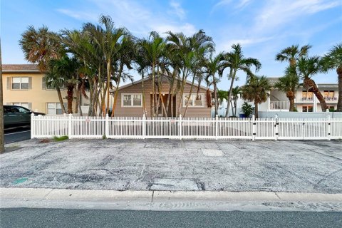 Villa ou maison à vendre à Saint Pete Beach, Floride: 4 chambres, 195.47 m2 № 1919614 - photo 2