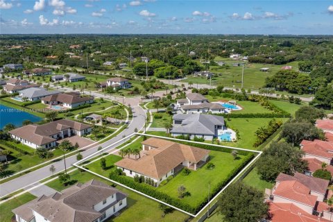 Villa ou maison à vendre à Davie, Floride: 5 chambres, 378.48 m2 № 1977577 - photo 2