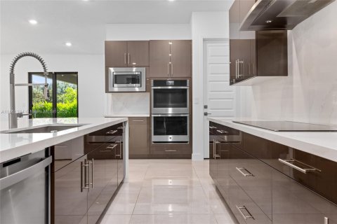 Villa ou maison à vendre à Davie, Floride: 5 chambres, 378.48 m2 № 1977577 - photo 10