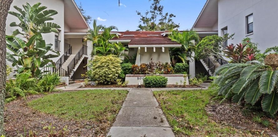 Condo in Tarpon Springs, Florida, 2 bedrooms № 1390415