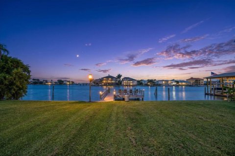 Villa ou maison à vendre à Largo, Floride: 5 chambres, 444.63 m2 № 2224361 - photo 11