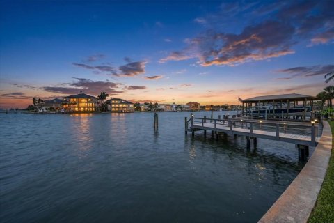 Villa ou maison à vendre à Largo, Floride: 5 chambres, 444.63 m2 № 2224361 - photo 13